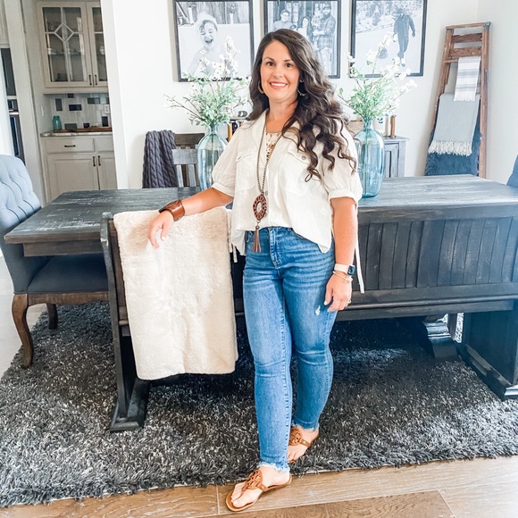 Meet your Posher, Kayla - Picture 2 of 9